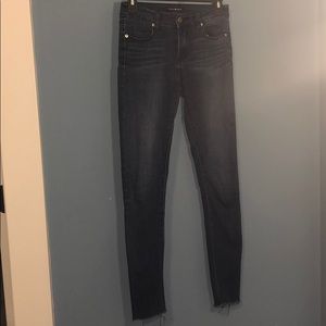 Brandy Melville | Dark Wash Skinny Jeans | Small